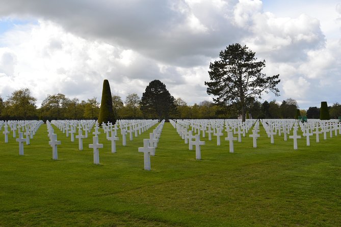 Private guided Allied D-Day Tour from Bayeux - Bayeux War Cemetery and a quiet pause