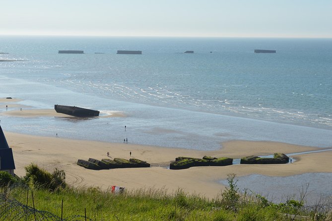 Private guided Allied D-Day Tour from Bayeux - Courseulles-sur-Mer and the Canadian landing