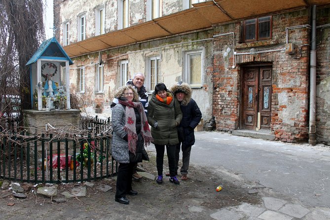 Private Historical Tour of Warsaw by a Retro Fiat with Pickup - Praga Północ and the surviving spirit of old Warsaw