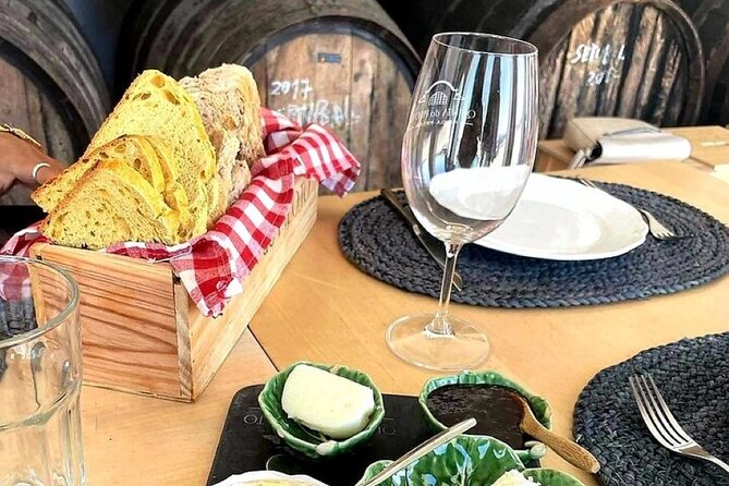 Private Lisbon-Arrábida Wine Tour: 3 Wineries, Coast & Heritage - Why this day works beyond the wine