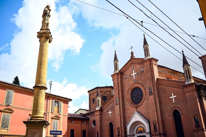 Private or semi-private tour of the historic center of Bologna - San Petronio, Bologna’s great unfinished church