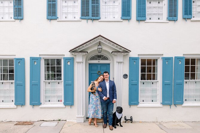 Private Photo Session in Historic Charleston - Posing help for people who feel awkward in front of a camera