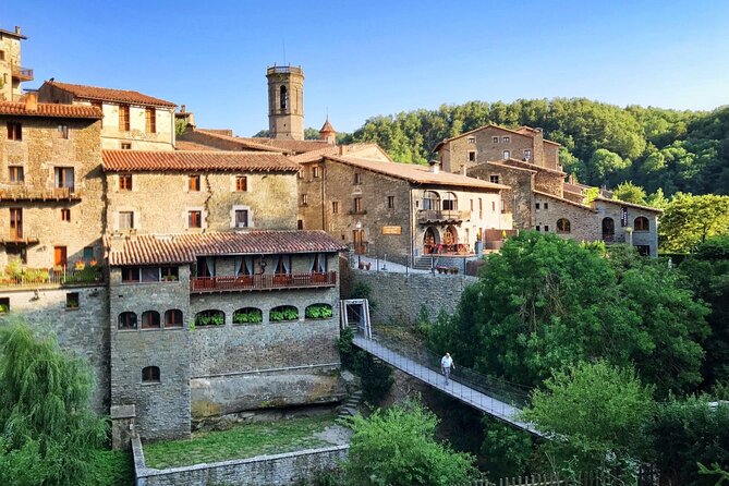 Private Pre-Pyrenees Medieval Village Hike from Barcelona - Breakfast before the trail