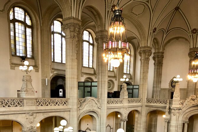 Private Taxi Tour City East & West History and Architecture 3-4h - Unter den Linden, the Brandenburg Gate, and the old royal center