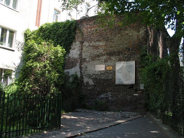 Private Tour: Warsaw's Jewish Heritage by Retro Fiat - Why the Fiat makes this history easier to follow