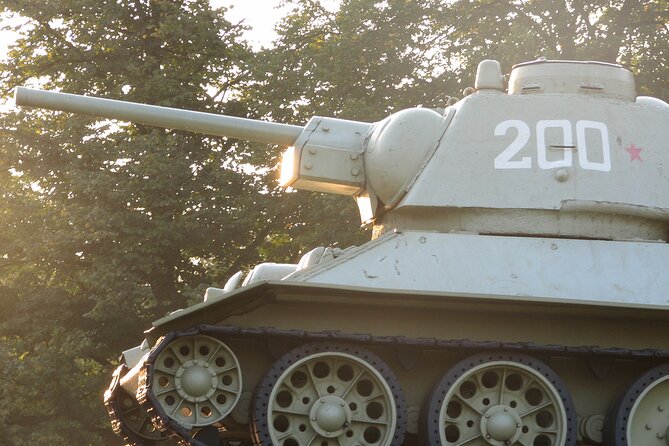 Private Walking Tour: World War 2 and Cold War Sites in Berlin - Key points at a glance