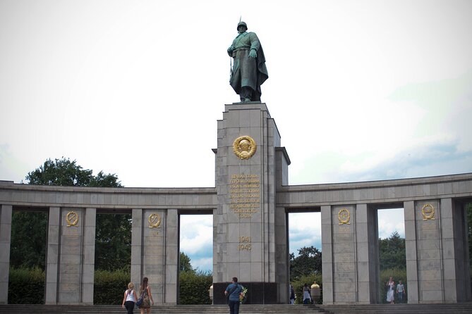 Private Walking Tour: World War 2 and Cold War Sites in Berlin - Bernauer Strasse and the Berlin Wall Memorial