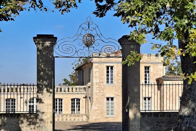Private Wine Lovers - Super St Emilion - behind the scenes visits top chateaux and medieval town - A private start from Bordeaux at 9:00 a.m.