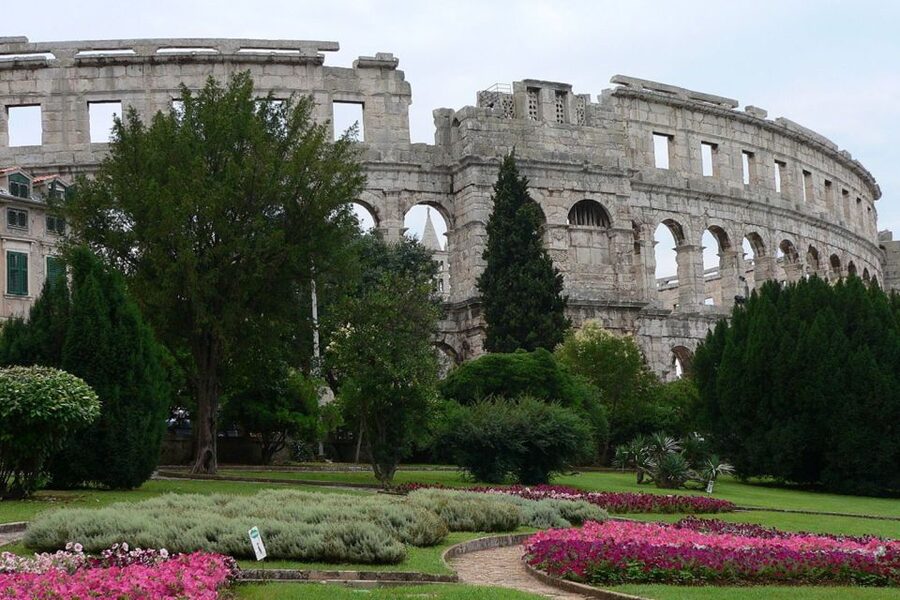 Pula: Historic Walking Tour with Local Guide & City Views - Booking details worth knowing