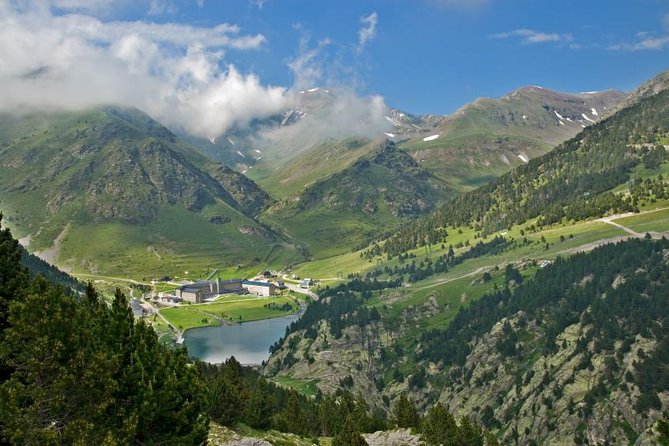 Pyrenees & Medieval Towns Small Group Tour from Barcelona - From Palau de la Música to the Pyrenees