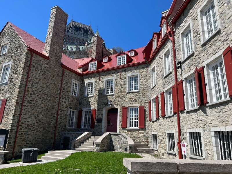 Quebec City's History in Virtual Reality - How the virtual reality format works