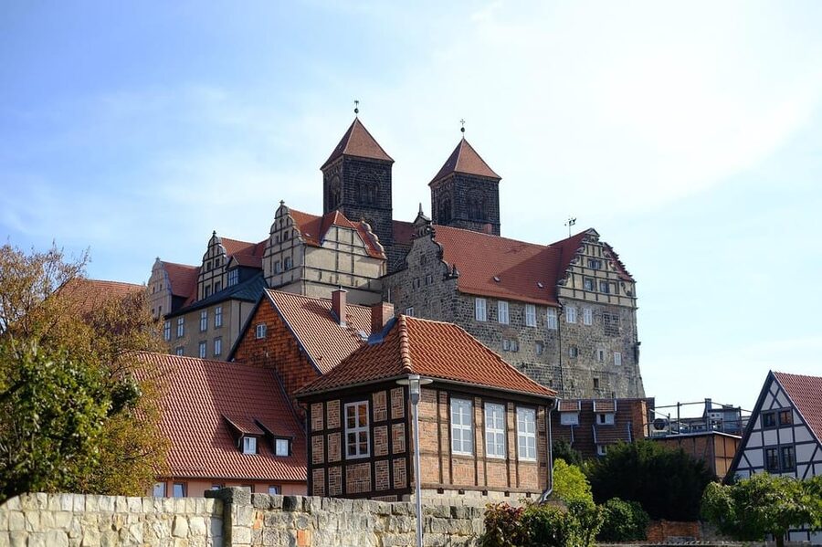 Quedlinburg UNESCO World Heritage Group Tour (private) - Climbing the Schlossberg for the city’s grandest chapter