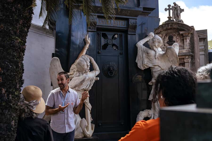 Recoleta Cemetery - Small Group Tour of History & Secrets - Key points to know before you book