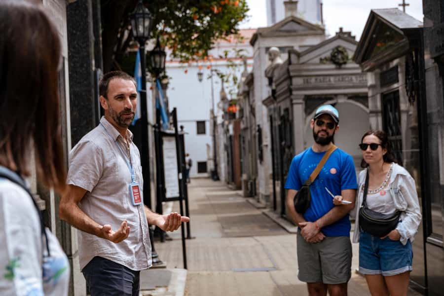 Recoleta Cemetery - Small Group Tour of History & Secrets - How the 150-minute length feels