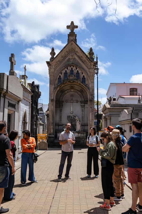 Recoleta Cemetery - Small Group Tour of History & Secrets - Practical tips for a better visit