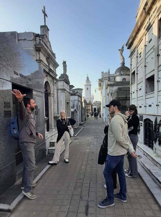 Recoleta Cemetery - Small Group Tour of History & Secrets - Meeting at Plazoleta Chabuca Granda