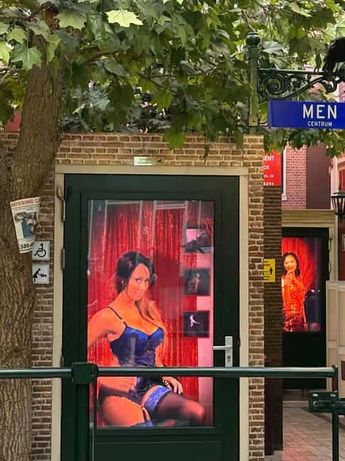 REDKULT: Red Light District & Historical City Center - Meeting your guide at Beursplein