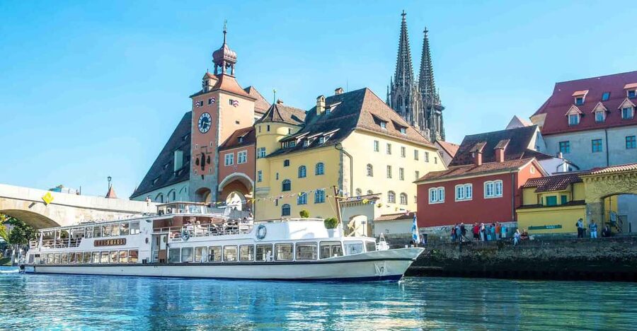 Regensburg: City Highlights Historical Boat Tour - What the commentary adds, and where it falls short