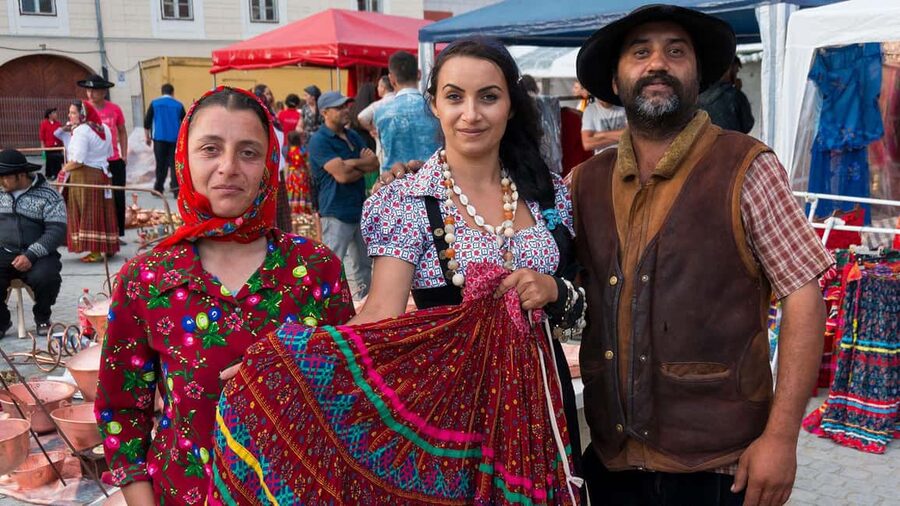 Roma Culture, Realities and Slavery History, Walking tour - Starting at Ion Creangă Theatre and Piața Romană
