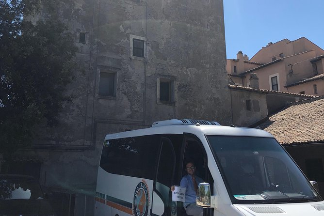 Roman countryside Food & Wine Tasting in a medieval winery - Group size, comfort, and guide quality