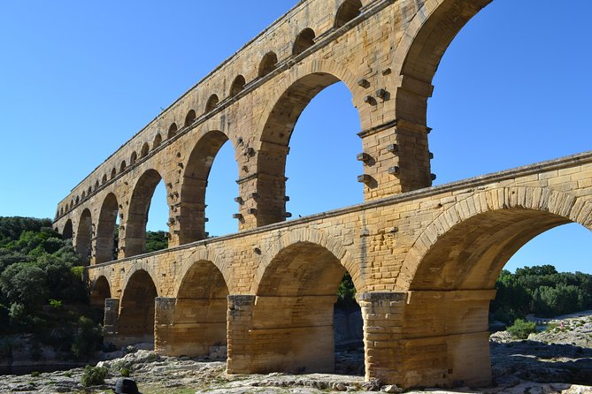 Roman Sites and Historical Places Day Trip from Avignon - Guide quality and what to expect