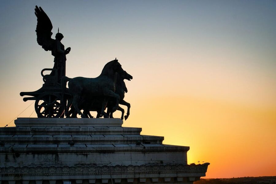 Rome: Ancient Rome Night Tour - Piazza Venezia and the Route Up Capitoline Hill