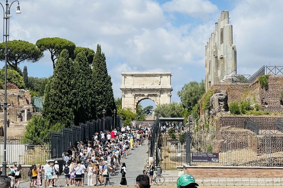 Rome: Colosseum, Arena Floor & Ancient Rome Tour - Guide quality is the main strength