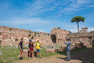 Rome: Colosseum Arena, Roman Forum & Palatine Hill Tour