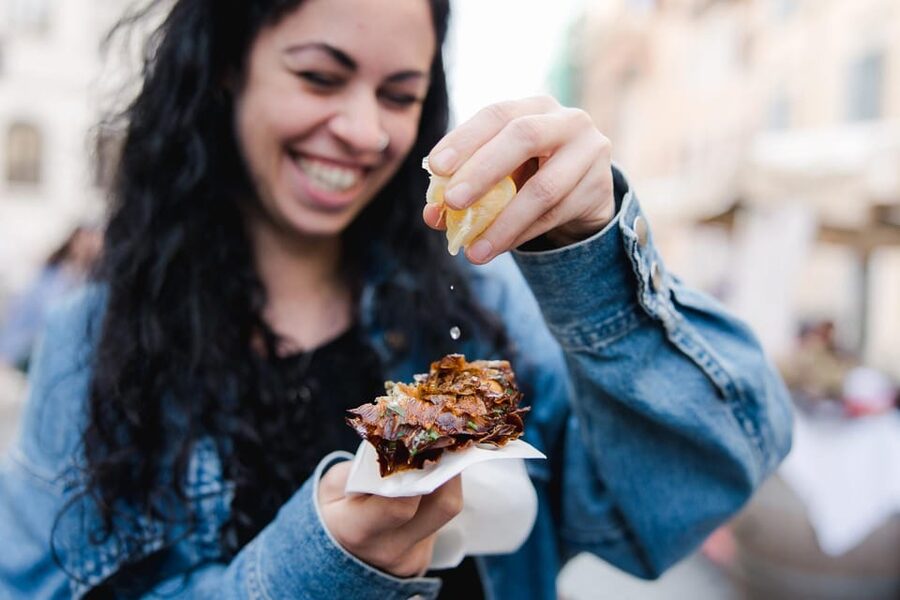 Rome: Food Tour of the Historic Center with Rooftop Spritz - Booking details and practical advice