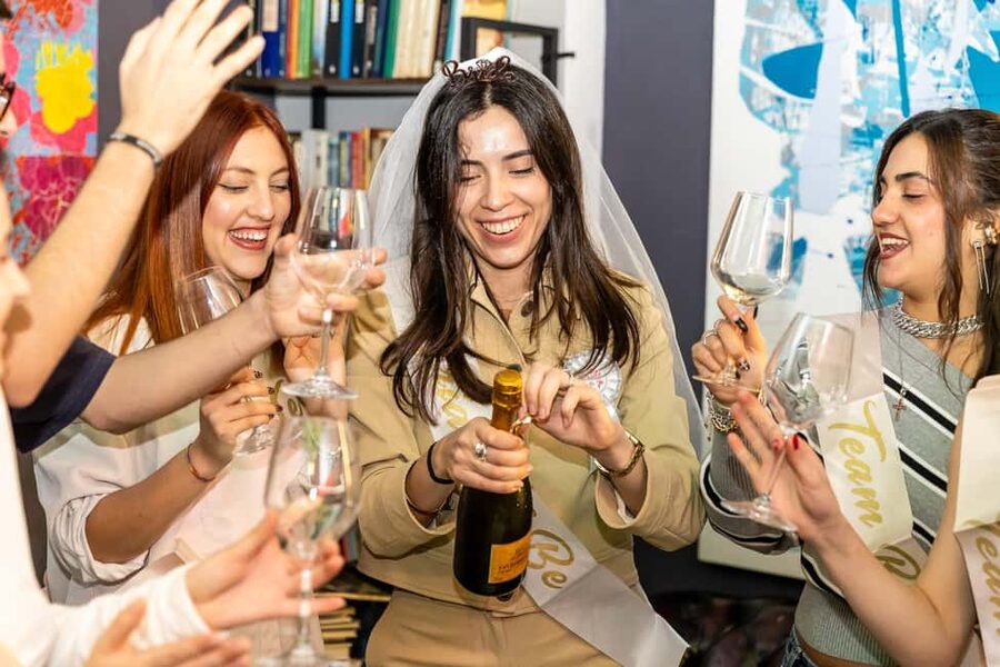 Rome: Guided Bar Crawl with Drinks & Dark History - What you drink along the way