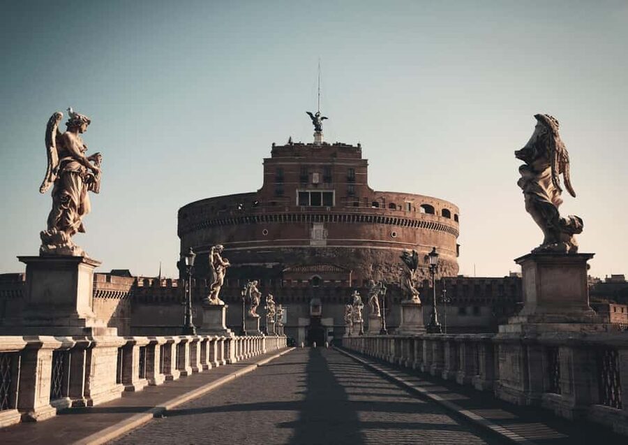 Rome Secrets: Dark History & Tasty Bites Tour - Campo de’ Fiori and the statue of Giordano Bruno