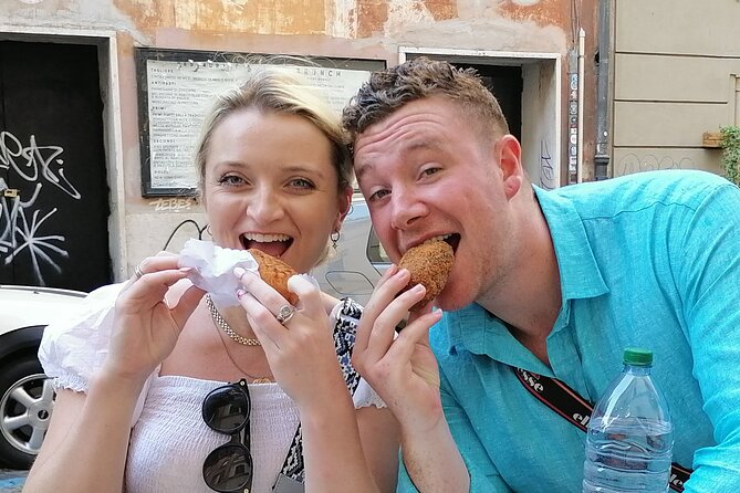 Rome: Trastevere street food and history tour - small group - San Francesco a Ripa and the first food stops