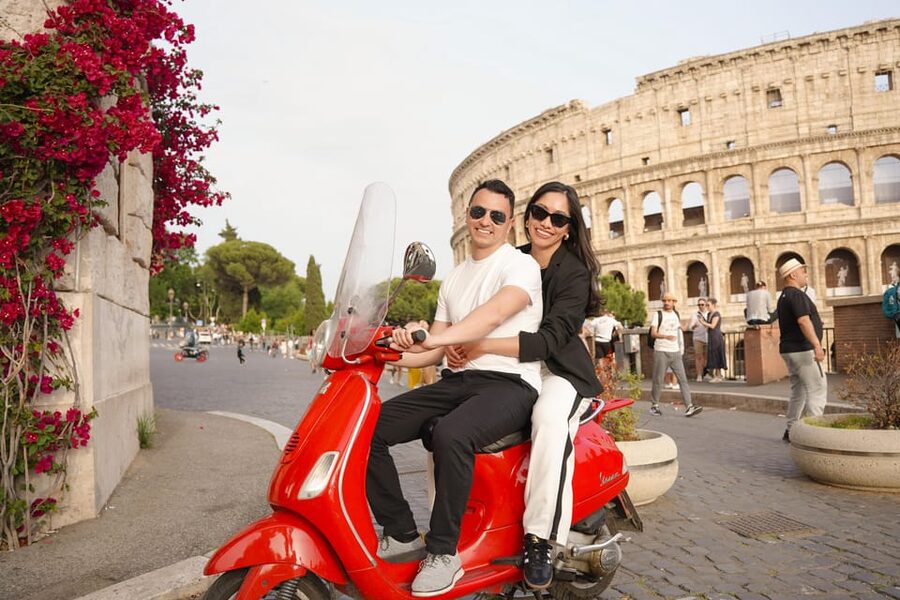 Rome: Vespa Photo Tour with Historic City Highlights - The Fountain of the Acqua Paola