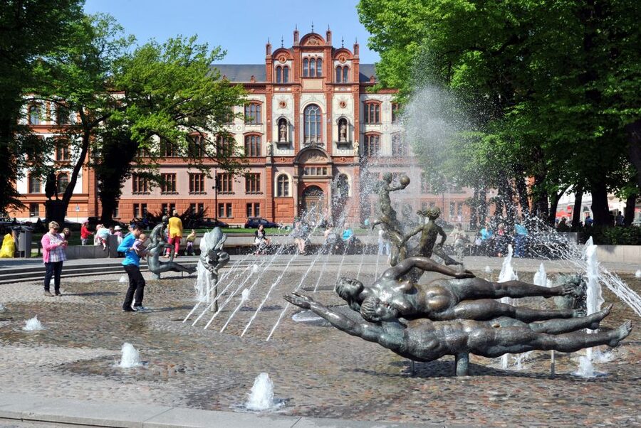 Rostock: Guided tour of the historic city center - Flexible plans and a simple booking choice