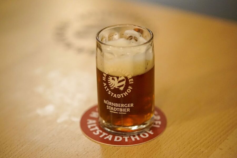 "Rotes Bier" and "Blaue Zipfel". A historical-culinary walk - Starting at the Altes Rathaus