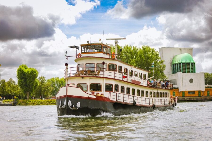 Rotterdam: Harbor Cruise on a Historic Ship - Waalhaven, Eemhaven, and the port’s working scale