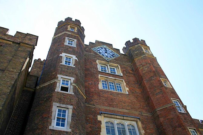 Royal Historic Pubs Walking Guided Tour in London - Why this pub walk offers a different London afternoon