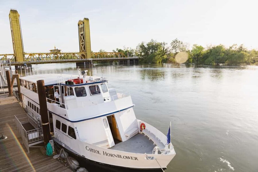 Sacramento: City Cruises River Cruise with History Guide - I Street Bridge and the river stories