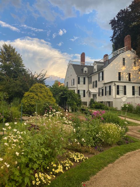 Salem, MA: History and Hauntings Guided Walking Tour - Key points at a glance