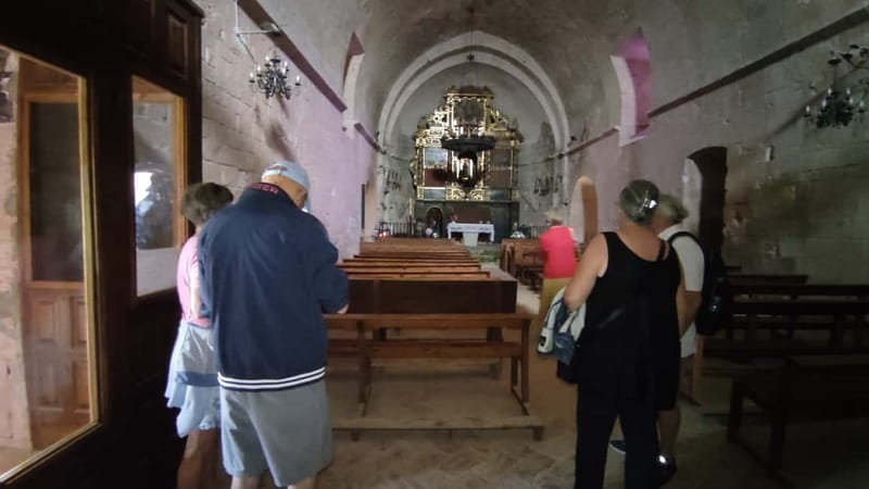 Salou: Siurana Medieval Village Guided Tour w/ Hotel Pickup - Coffee, drinks, and a little breathing room
