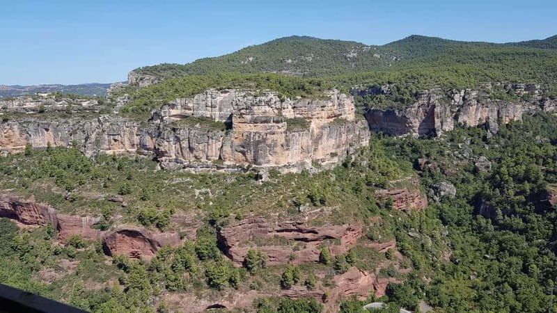 Salou: Siurana Medieval Village Guided Tour w/ Hotel Pickup - What the guides add to the visit