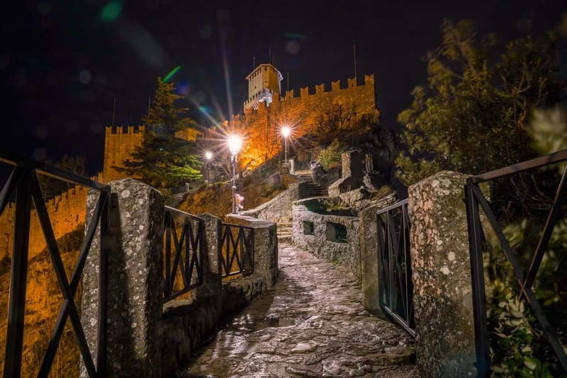 San Marino: Private Historical City Center Walking Tour - What the private format adds