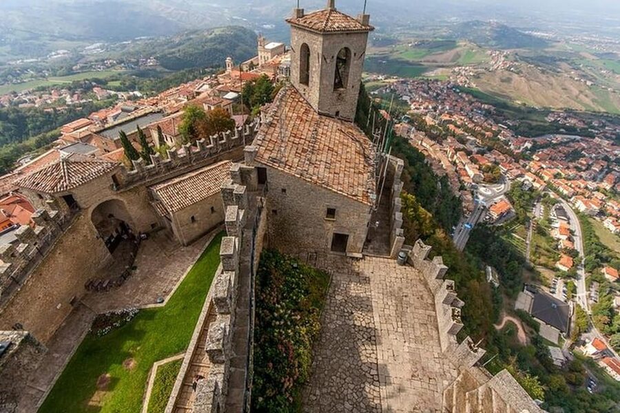 San Marino: UNESCO World Heritage Site Private Tour - Climbing Monte Titano