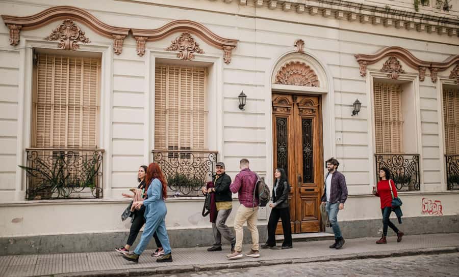 San Telmo: Historical Guided Tour with Street Food & Drinks - Ending with a traditional Argentine dessert