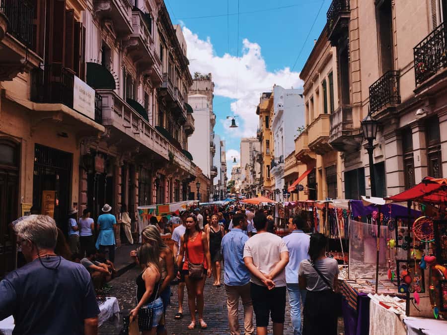 San Telmo: Historical Guided Tour with Street Food & Drinks - Meeting at El Federal Bar for the first drink