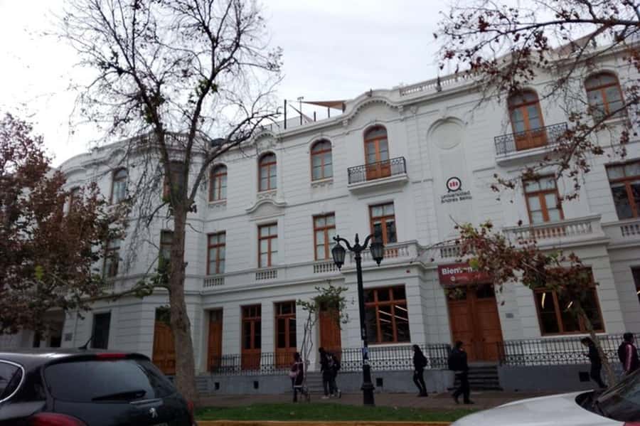 Santiago: Guided Walking Tour of the Historical Old Town - Bellavista and the finish at Patio Bellavista