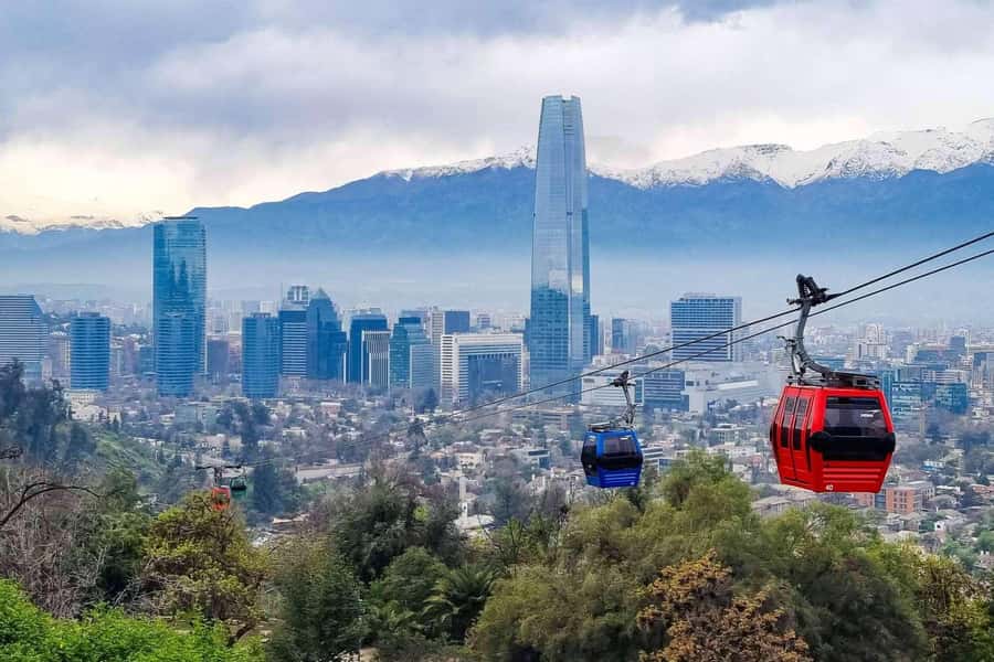 Santiago: Private tour, historic center, high altitude viewpoint, cable car - La Moneda Palace and Santiago’s civic center
