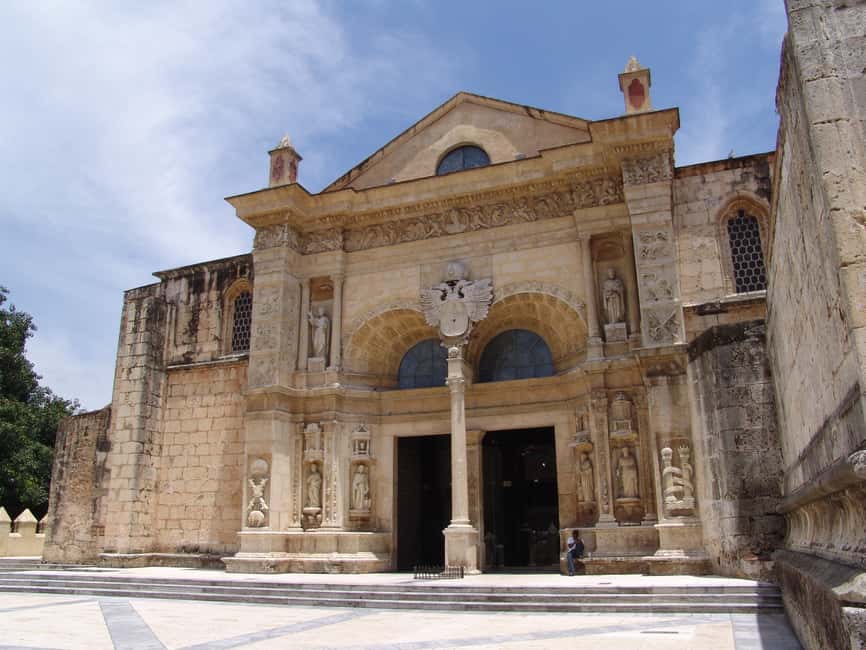Santo Domingo: Historical City Tour - Santa María la Menor, the first cathedral