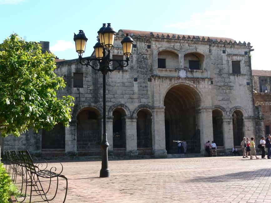 Santo Domingo: Historical City Tour - Calle Las Damas and the earliest colonial streets