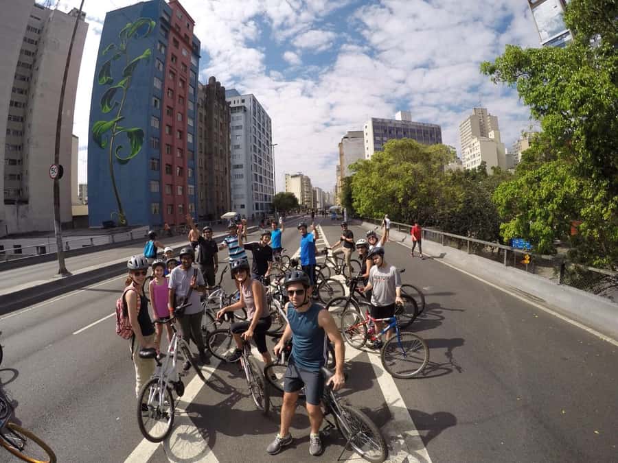 São Paulo: Downtown Historical Bike Tour - Paulista Avenue, Casa das Rosas, and MASP